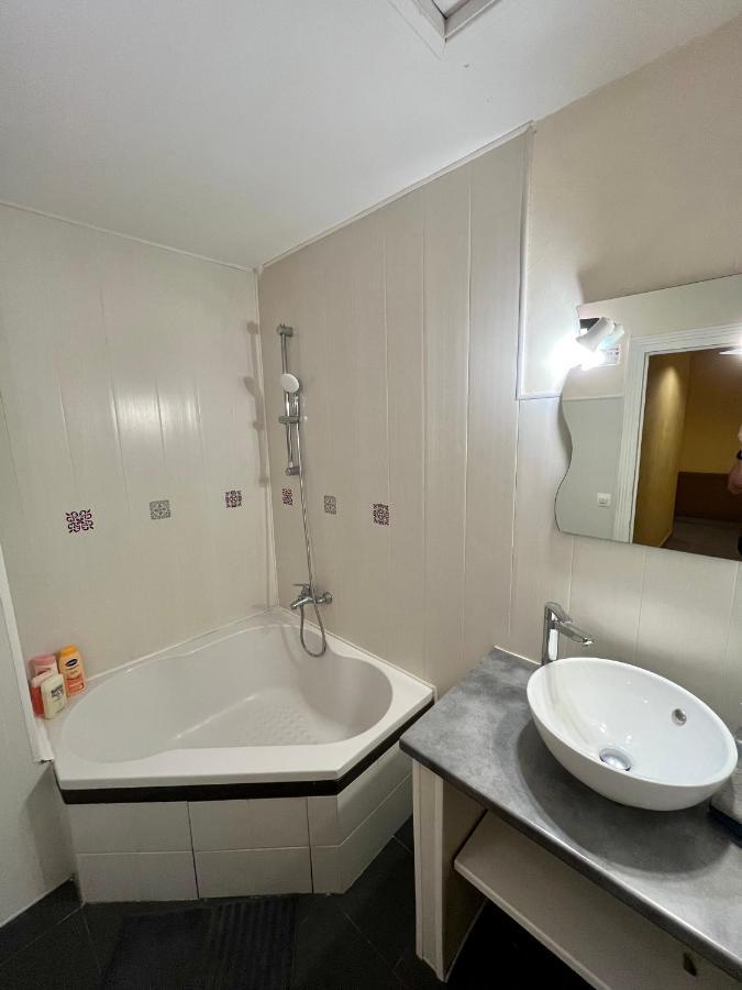 Appartement 2 Chambres - Lits King Size - Wifi - Baignoire Le Puy-en-Velay Exterior foto